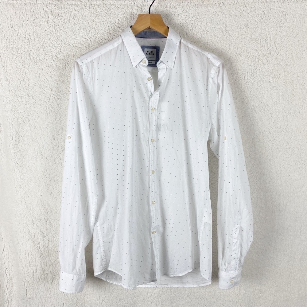 Zara Slim Fit White button down Blue Dot Size:  S